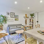 Apartment Design And Modern Of Lyon Station